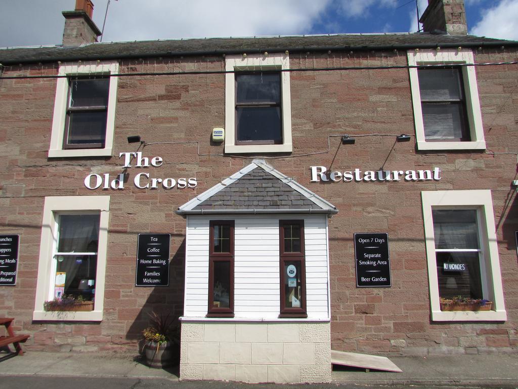 The Old Cross Inn Blairgowrie and Rattray Exterior photo